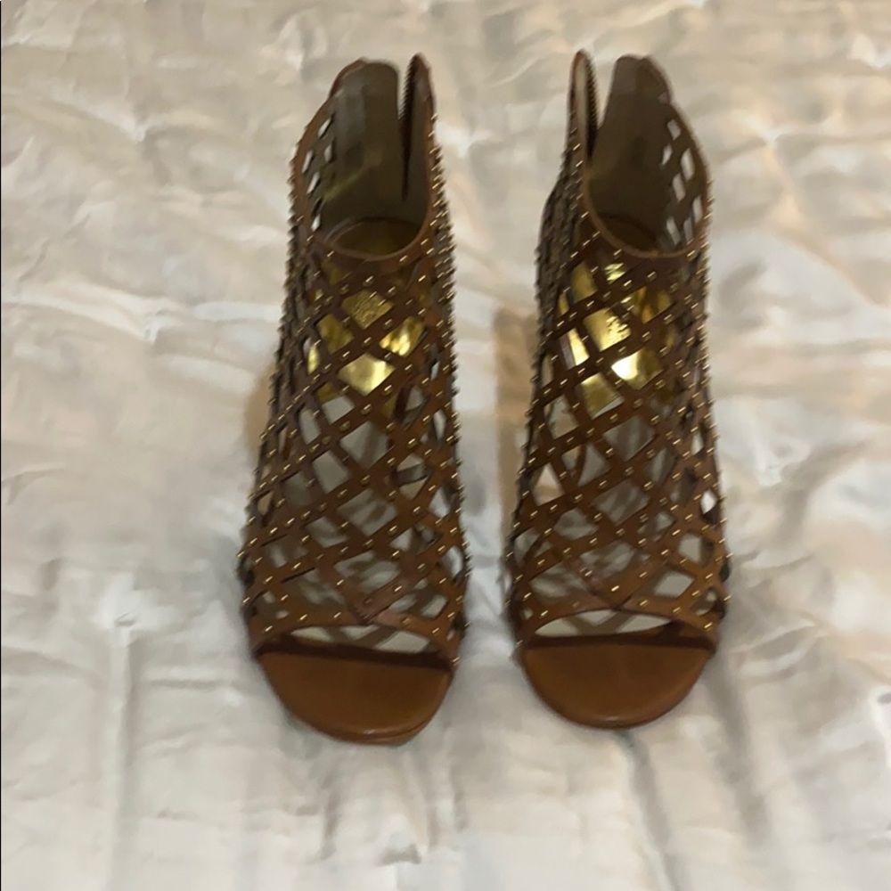 Heels - Picture 8 of 8